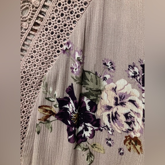 TORRID S2 Floral Peasant Top - Picture 3 of 5